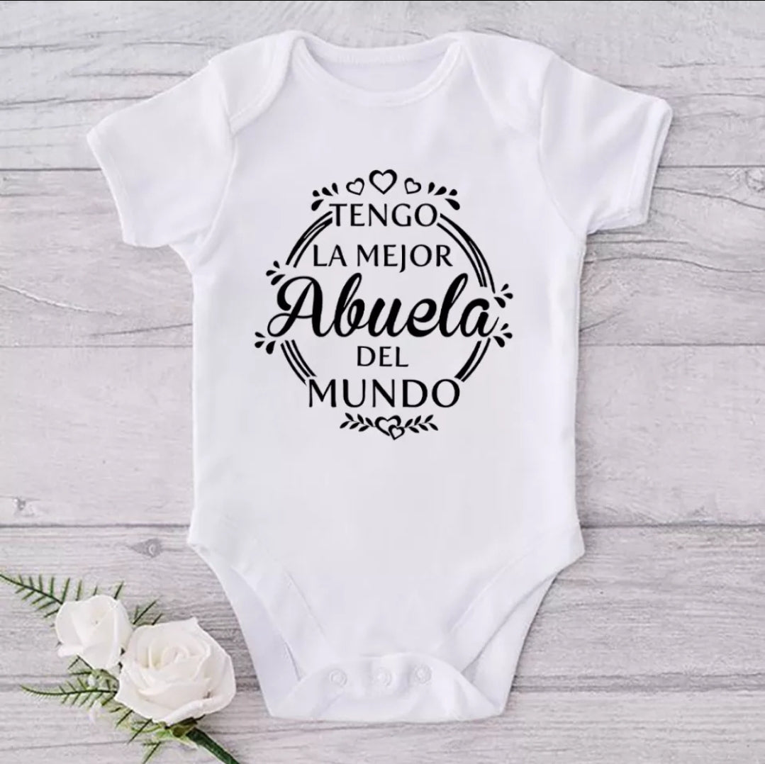 Tengo La Mejor ABUELO del mundo onesie